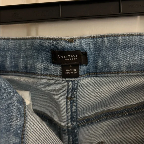 Ann Taylor Light Wash Straight Leg Jeans - Picture 5 of 6